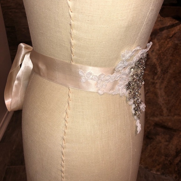 blue willow Bridal sash - Picture 4 of 8